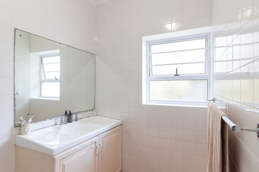 5 Bedroom Property for Sale in Kenton On Sea Eastern Cape